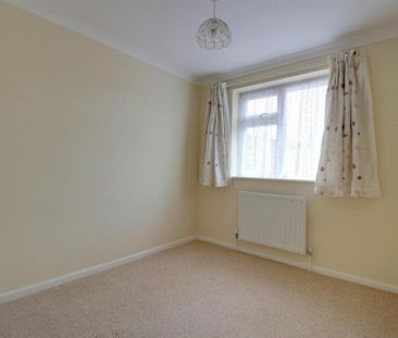 2 bedroom semi-detached bungalow to rent - Photo 5