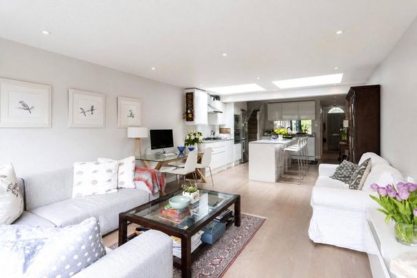 3 bedroom terraced house to rent - Photo 1