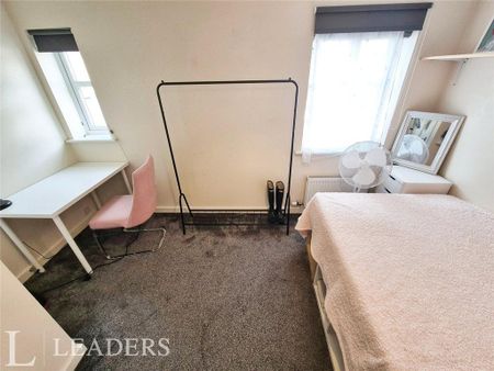 3 bedroom townhouse to rent - Photo 4