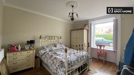 Room for rent in 5-bedroom house in Dublin - Photo 4