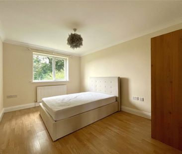 1 Bedroom Flat / Apartment - Winchester Road, Four Marks - Photo 4