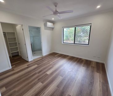 Modern Living - Photo 2