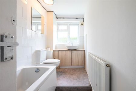 1 bed Flat for rent - Photo 5