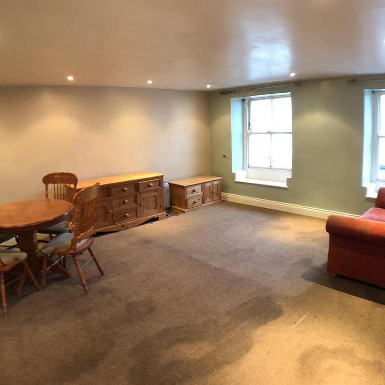 2 bedroom maisonette to rent - Photo 1