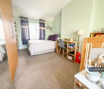 2 bedroom semi-detached house to rent - Photo 3