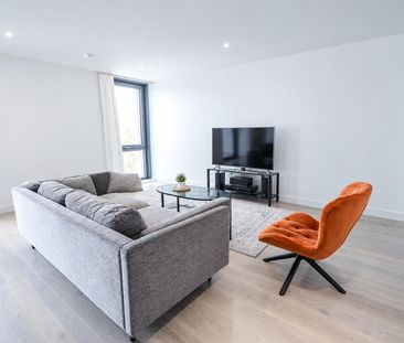 2 bedroom flat - Photo 1