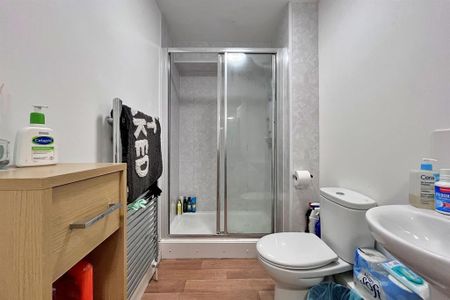 7 bedroom maisonette to rent - Photo 2