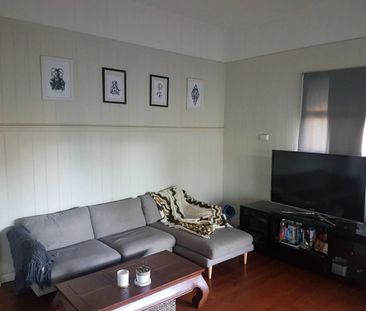 Charming 3 Bedroom Federation Home located in the heart of Woolloon... - Photo 1