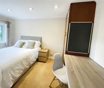 Broadacres, Guildford, Surrey, GU3 3BD - Photo 5