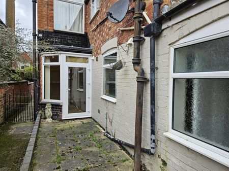 2 Bedroom Flat to Rent in Headlands, Kettering, Northants, NN15 - Photo 5