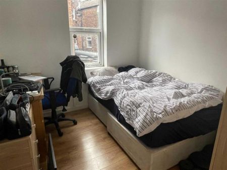 5 bedroom private hall to rent - Photo 2