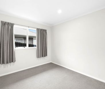 74 Queens Avenue – Comfortable Three Bedroom Home - Photo 5