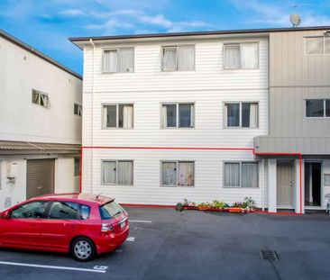 Four Bedroom in Saint Johns - Great Location! - Photo 4