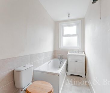 4 bedroom terraced house to rent - Photo 5