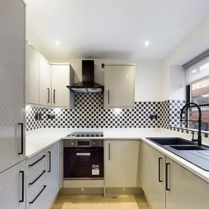 Studio Flat, St Pauls Mews, B3 - Photo 2