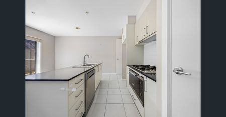 MODERN THREE BEDROOM HOME IN ALFREDTON - Photo 3