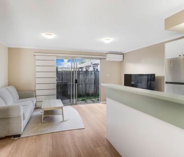 Refurbished&comma; Furnished Townhouse in the Heart of Maroochydore... - Photo 3