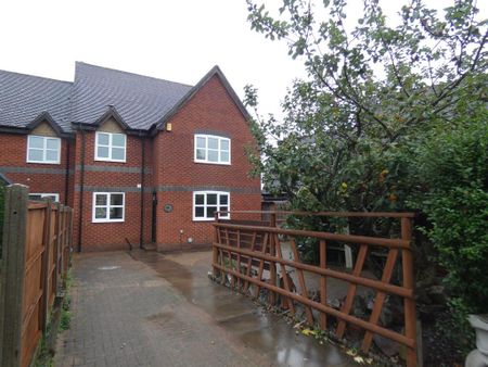 3 bedroom semi-detached house to rent - Photo 2