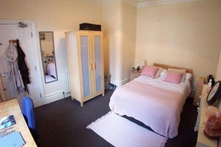 6 Bed - Ridgeway Terrace, Woodhouse, Leeds - Photo 3