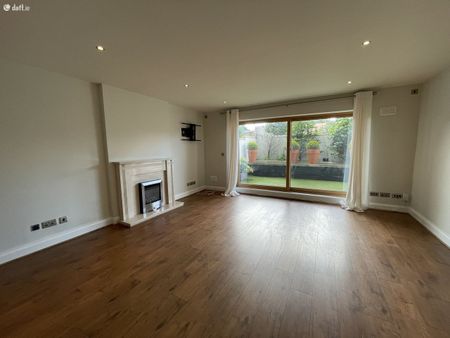 Apartment 19, Merrion Hall - Photo 2