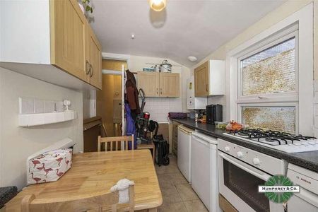 Boston Manor Road, Brentford, TW8 - Photo 2