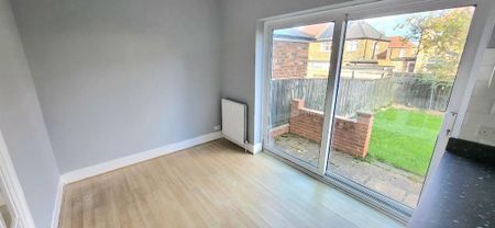 3 bedroom semi-detached house to rent - Photo 3