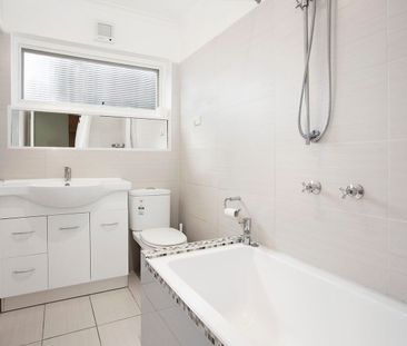 Ground Floor With Private Courtyard! - Photo 5