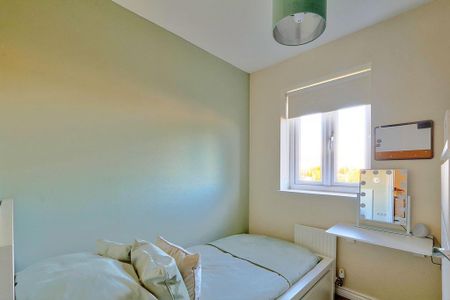 3 bedroom end of terrace house to rent - Photo 3