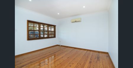 Lovely 4 Bedroom family home in prime location - Photo 5