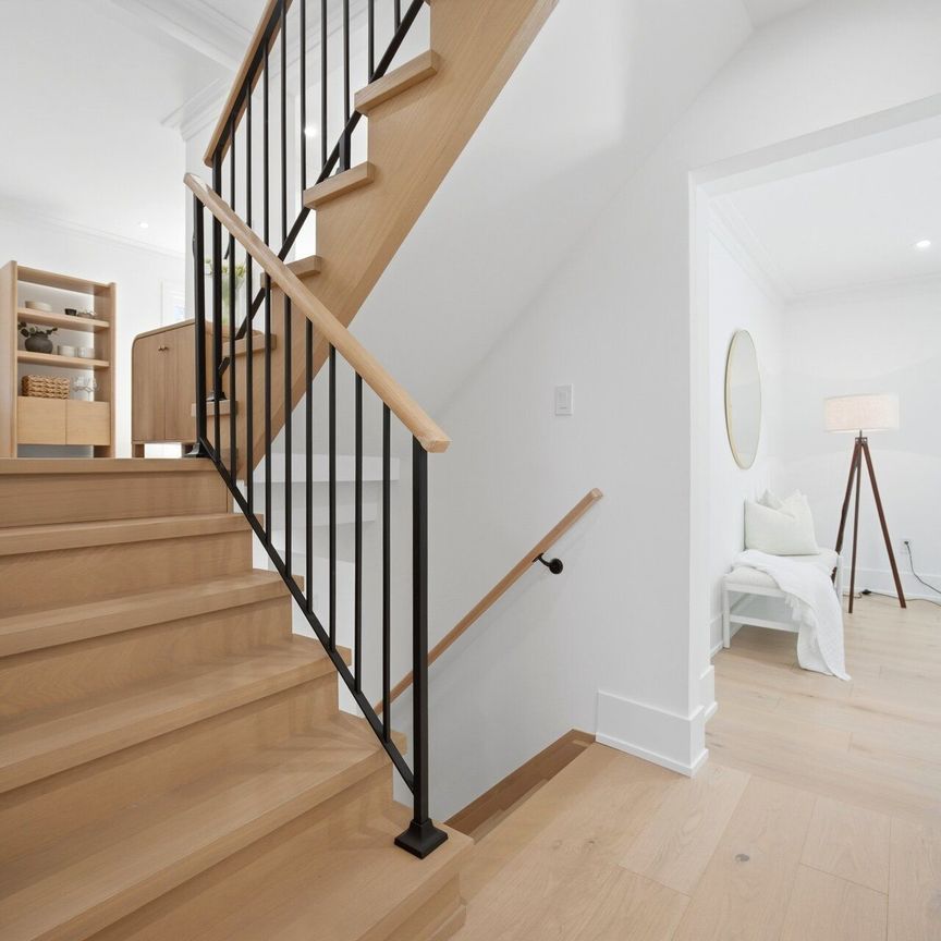 For Lease - 1379 Christina Court, Burlington, Ontario - Photo 1