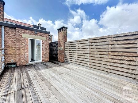 SCHAERBEEK - PRACHTIG DUPLEX MET 3 SLAAPKAMERS + TERRAS - Foto 2