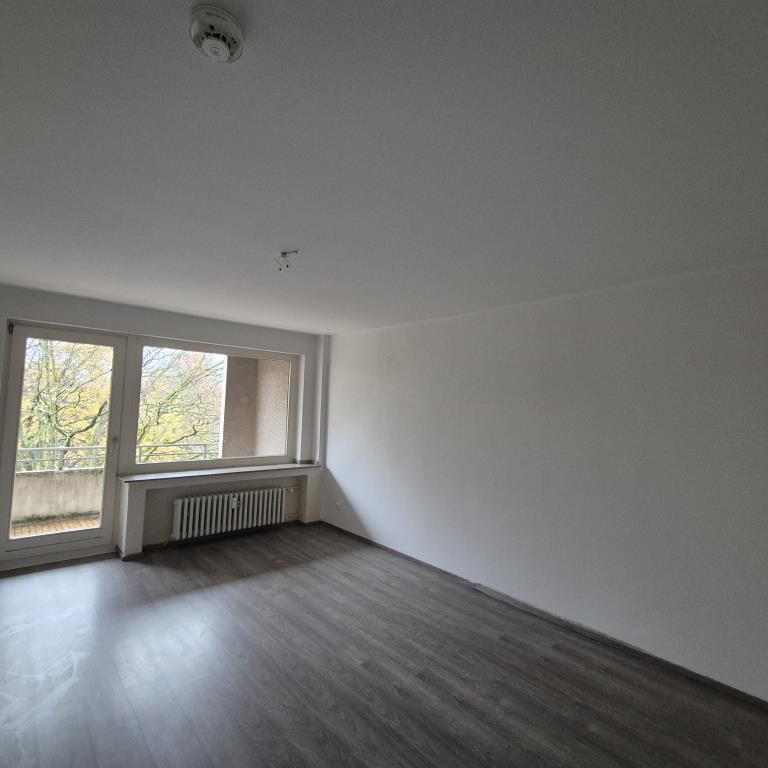 Helle Wohnung mit Balkon und modernem Badezimmer! - Foto 1