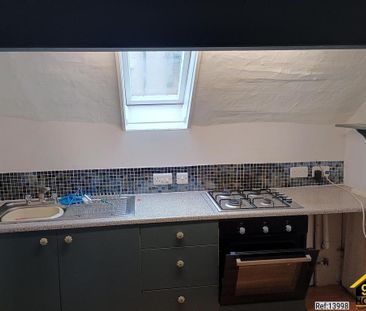 2 bedroom semi-detached house to rent - Photo 6