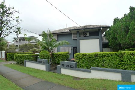 Location & Lifestyle - Photo 3