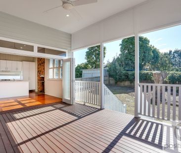 Beautiful 4 Bedroom Queenslander! - Photo 4