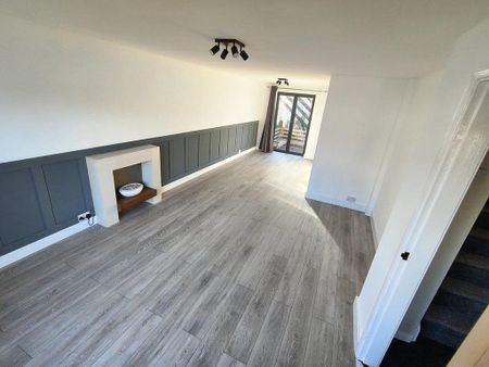 3 bedroom detached house to rent - Photo 3