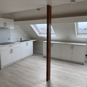 - GENT - Lichtrijke studio nabij Gent Sint-Pietersstation - Photo 2
