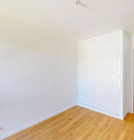 Appartement • Montreuil - Photo 2