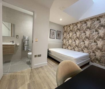 1 bedroom in a house share to rent - Photo 4