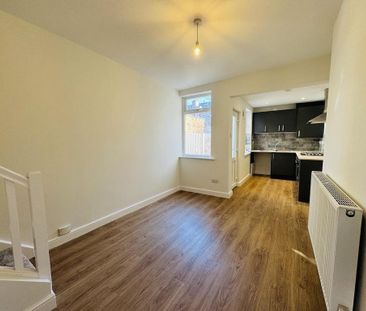 2 bedroom property to rent - Photo 1