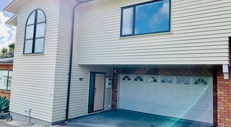 Charming 4BR Family Home in Avondale - Photo 3