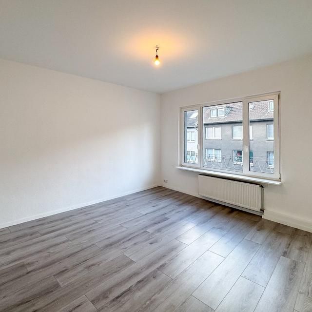 Helle, frisch renovierte 2-Zimmer-Wohnung mit Wintergarten in zentraler Lage von Witten-Mitte – ideal für Singles oder Paare! - Photo 1