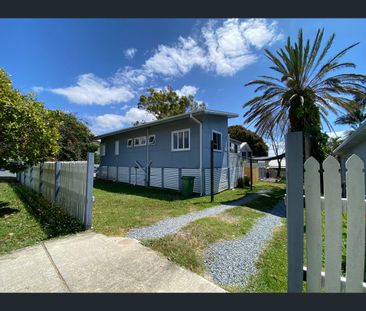 43 Wilson St, Labrador, Qld 4215 - Photo 2