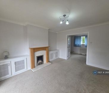3 bedroom end of terrace house to rent - Photo 2