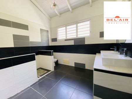Location Maison 146.88m² 5 pièces Fort de france - Photo 4