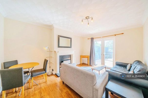 4 bedroom terraced house to rent - Photo 1