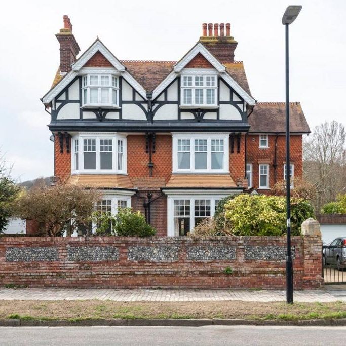 3 bedroom flat to rent - Photo 1