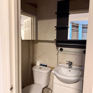 Studio Flat, Dehar Crescent, NW9 - Photo 3