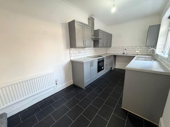 3 bedroom terraced house to rent - Photo 1