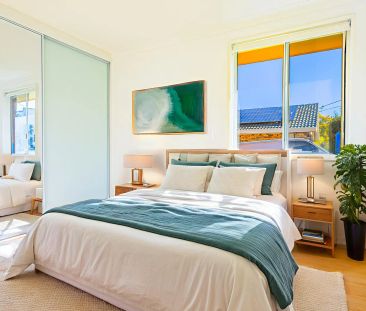 Oversized 4 bedroom Family Home With Large Yard - Photo 5